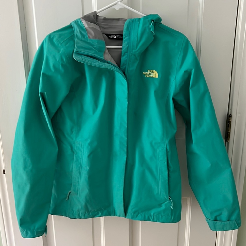 NORTH FACE RAINCOAT